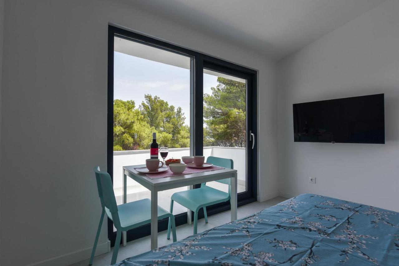 Lazaneo Seafront Apartments, Jelsa  Bagian luar foto