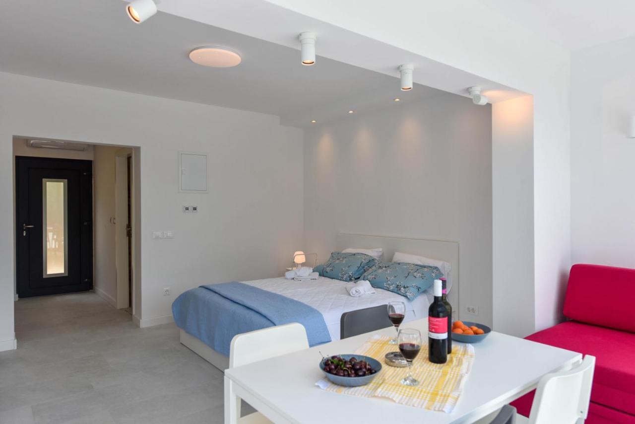 Lazaneo Seafront Apartments, Jelsa  Bagian luar foto