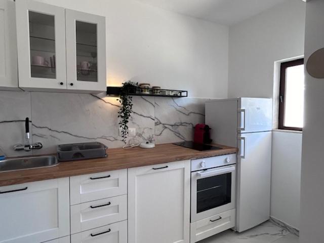 Lazaneo Seafront Apartments, Jelsa  Bagian luar foto