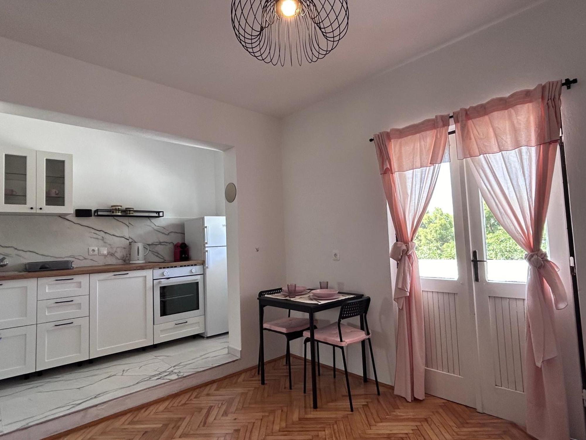 Lazaneo Seafront Apartments, Jelsa  Bagian luar foto
